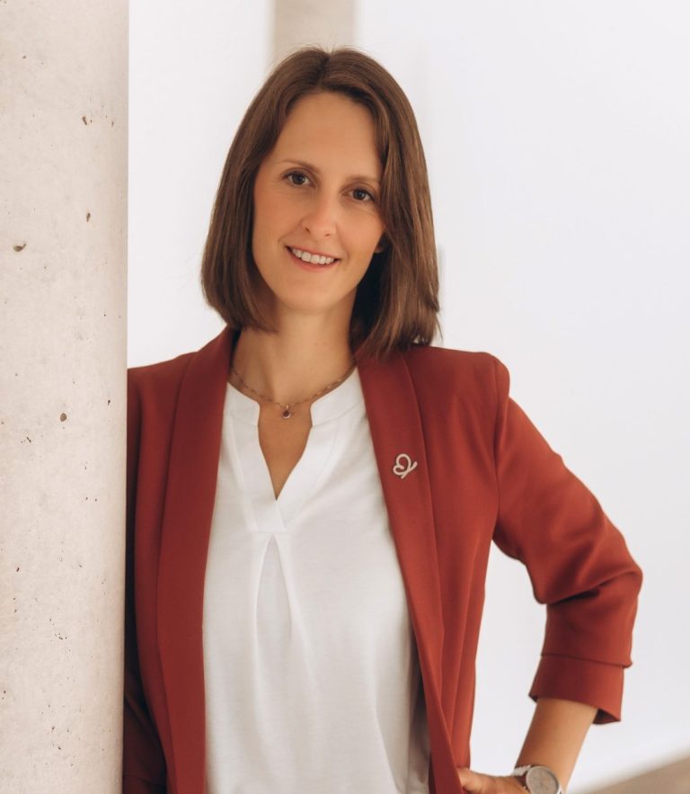 Sandra - Hochzeitsplanerin, Eventmanager & Freie Traurednerin Sandra - Hochzeitsplanerin, Eventmanager & Freie Traurednerin